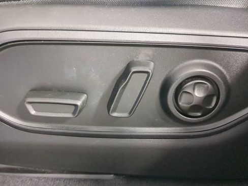 Used 2024 Jeep Grand Cherokee L Laredo image 23