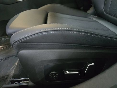 Used 2024 BMW 330i Sedan w/ Convenience Package RWD image 28