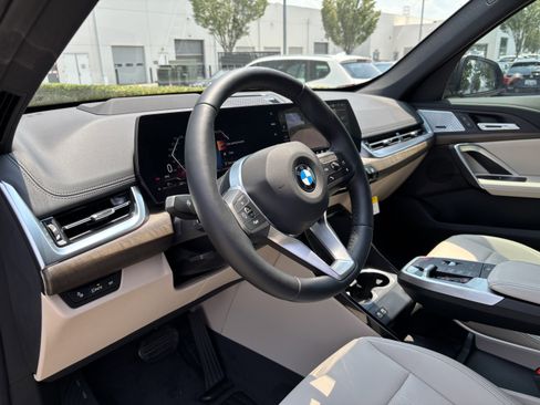 Used 2025 BMW X1 xDrive28i w/ Premium Package image 16