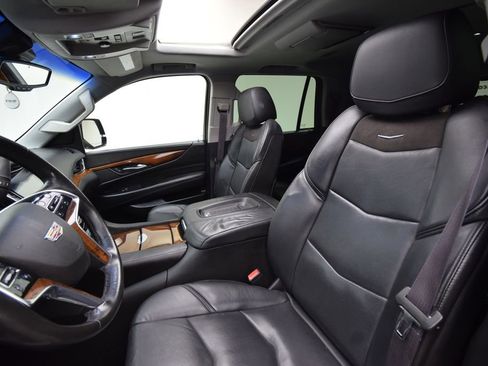 Used 2015 Cadillac Escalade Premium image 19