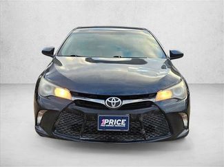 Used 2017 Toyota Camry SE video 2
