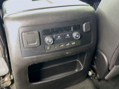 Used 2018 Chevrolet Tahoe LT image 28