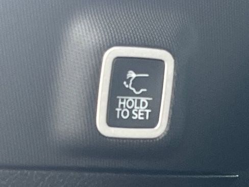 New 2025 Jeep Grand Cherokee Altitude image 26