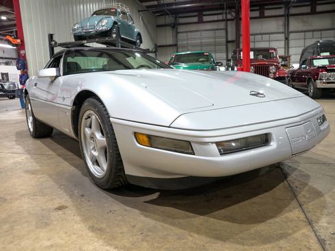 Used 1996 Chevrolet Corvette Convertible RWD image 26