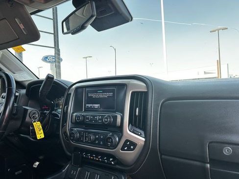 Used 2018 GMC Sierra 2500 Denali w/ Duramax Plus Package AWD/4WD image 14