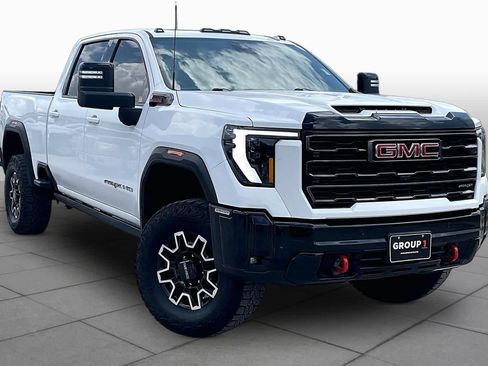 Used 2025 GMC Sierra 2500 AT4X AWD/4WD image 3