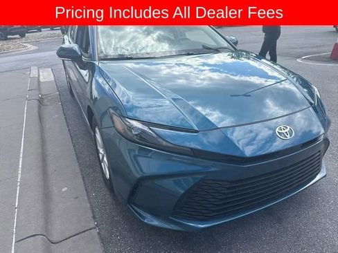 Used 2025 Toyota Camry LE FWD image 9