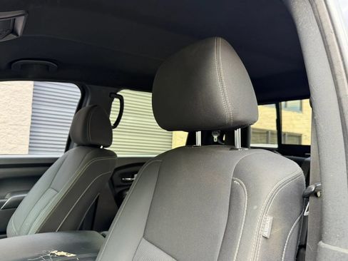 Used 2018 Nissan Titan SV w/ SV Convenience Package AWD/4WD image 24
