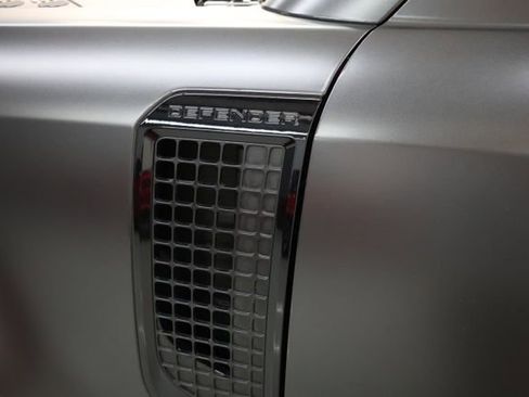 Used 2023 Land Rover Defender 90 V8 AWD/4WD image 75