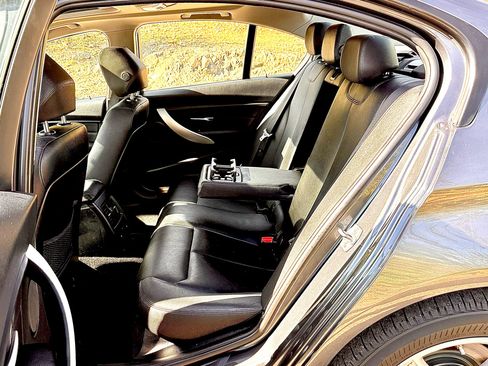 Used 2014 BMW 320i Sedan image 19