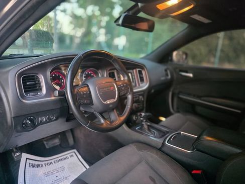 Used 2017 Dodge Charger SE RWD image 29
