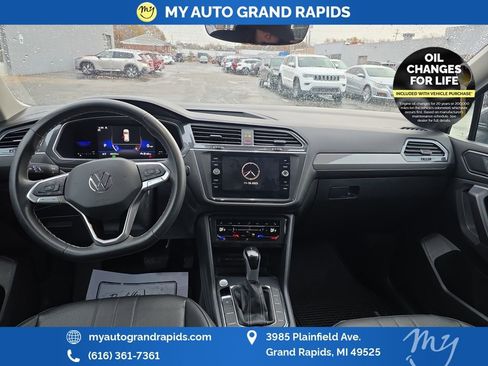 Used 2023 Volkswagen Tiguan SE image 12