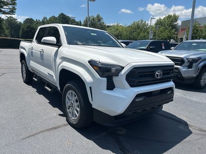 New 2025 Toyota Tacoma SR5