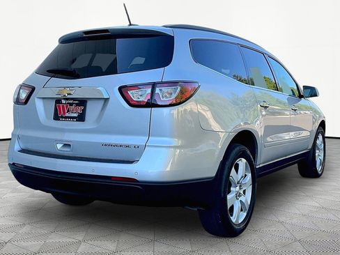 Used 2016 Chevrolet Traverse LT w/ Style and Technology Package FWD image 6