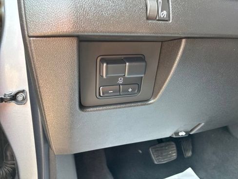 Used 2024 Chevrolet Colorado Trail Boss w/ Technology Package AWD/4WD image 21