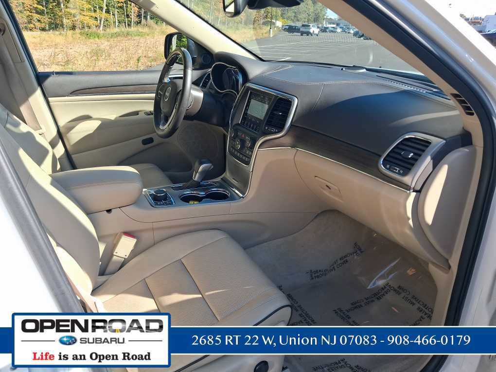 Used 2018 Jeep Grand Cherokee Overland AWD/4WD image 15