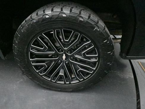 Used 2023 Chevrolet Silverado 1500 RST AWD/4WD image 31