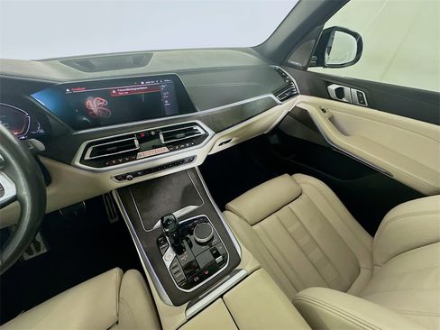 Used 2021 BMW X5 xDrive40i w/ M Sport Package image 11