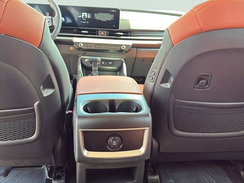 New 2026 Kia Carnival EX FWD image 26