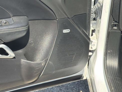 Used 2022 Dodge Challenger GT w/ Plus Package image 17