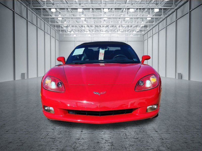 Used 2007 Chevrolet Corvette Convertible w/ Preferred Equipment Group RWD image 2