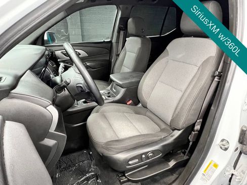 Used 2023 Chevrolet Traverse LT FWD image 7
