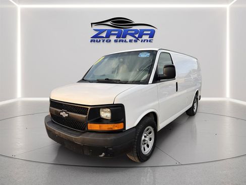 Used 2014 Chevrolet Express 1500 AWD image 2