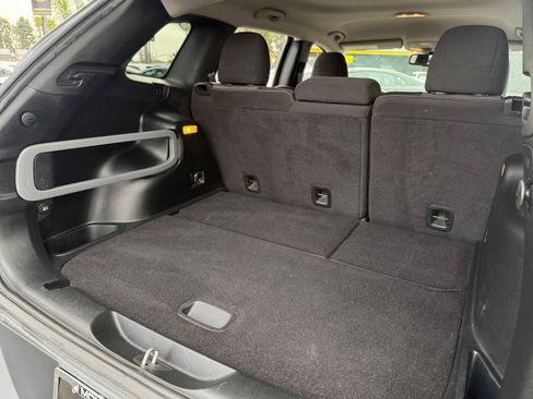 Used 2018 Jeep Cherokee Latitude w/ Altitude Package image 20