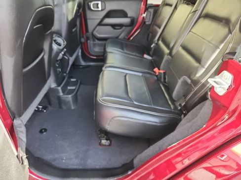 Used 2022 Jeep Wrangler Unlimited Sahara w/ Cold Weather Group image 31