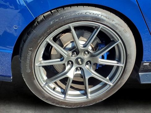Used 2024 Volkswagen Golf R AWD/4WD image 11