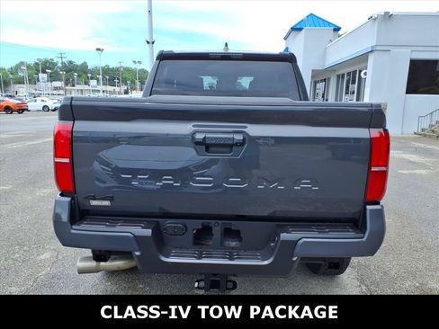 Used 2025 Toyota Tacoma TRD Off-Road AWD/4WD image 4
