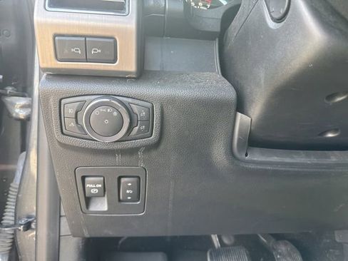 Used 2018 Ford F150 Platinum w/ Equipment Group 701A Luxury AWD/4WD image 15