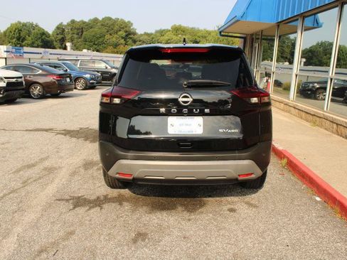Used 2022 Nissan Rogue SV AWD/4WD image 5