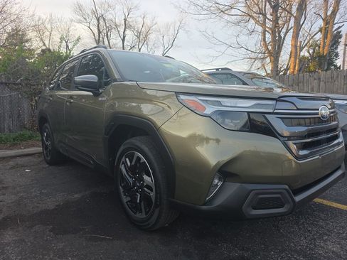 Used 2025 Subaru Forester Limited image 9