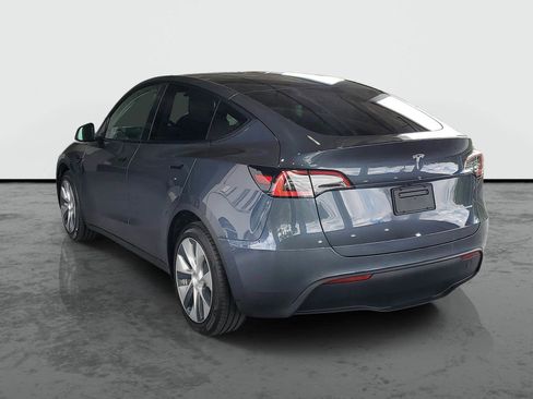 Used 2021 Tesla Model Y Long Range image 3