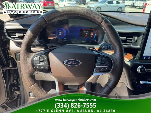 Used 2023 Ford Explorer King Ranch w/ Technology Package AWD/4WD image 19