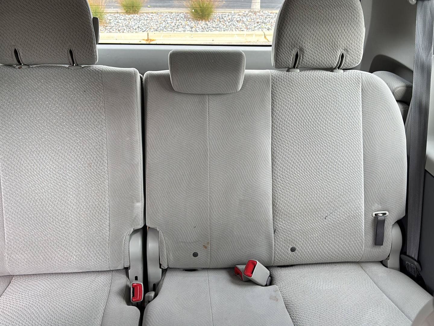 Used 2011 Toyota Sienna LE w/ Towing Pkg FWD image 17