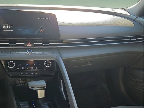 Used 2024 Hyundai Elantra SEL image 15