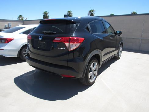 Used 2017 Honda HR-V EX-L image 3