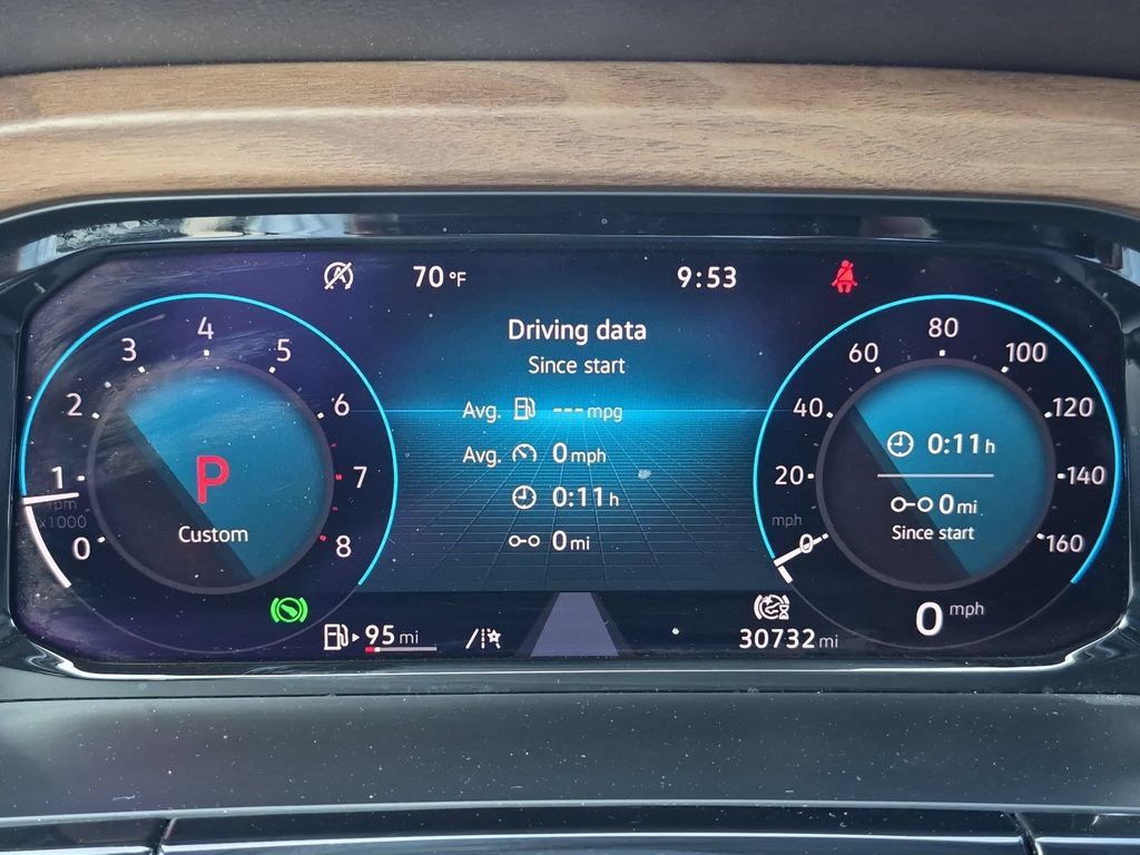 Used 2025 Volkswagen Atlas SE FWD image 16