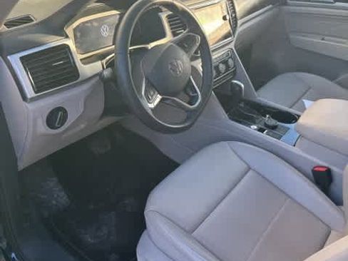 Certified 2023 Volkswagen Atlas SE image 12