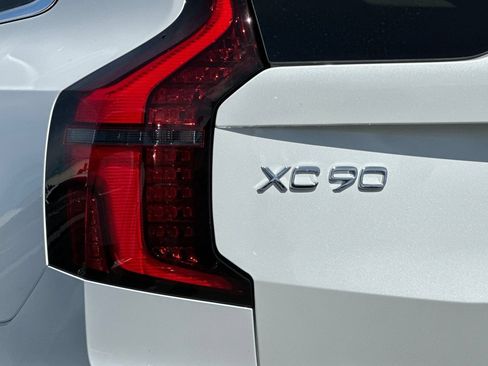 New 2026 Volvo XC90 B5 Plus w/ Protection Package AWD/4WD image 28