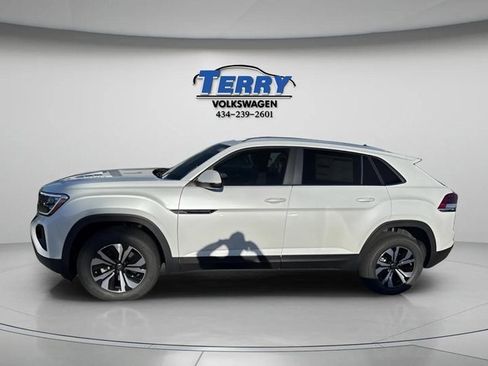 New 2026 Volkswagen Atlas Cross Sport SE image 2