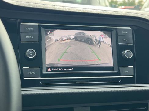 Used 2020 Volkswagen Jetta SE image 13