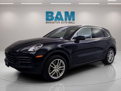 Used 2023 Porsche Cayenne image 3