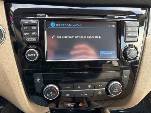 Used 2015 Nissan Rogue SV w/ SV Premium Package image 12