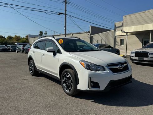 Used 2016 Subaru Crosstrek 2.0i Premium w/ Moonroof Package image 3