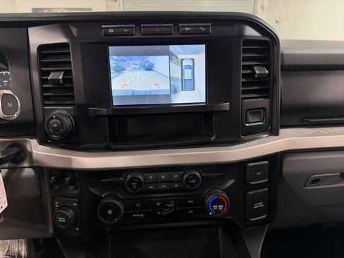 Used 2023 Ford F350 4x4 Crew Cab XLT DRW w/ 360-Degree Camera Package image 17