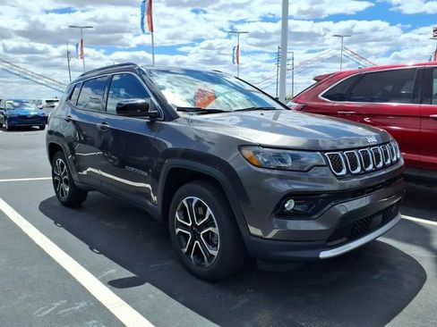 Used 2023 Jeep Compass Limited AWD/4WD image 5