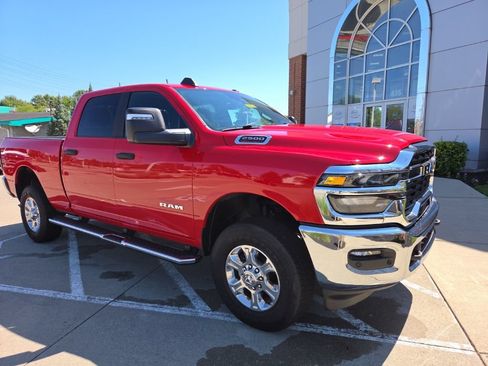 Certified 2026 RAM 2500 Big Horn AWD/4WD image 2